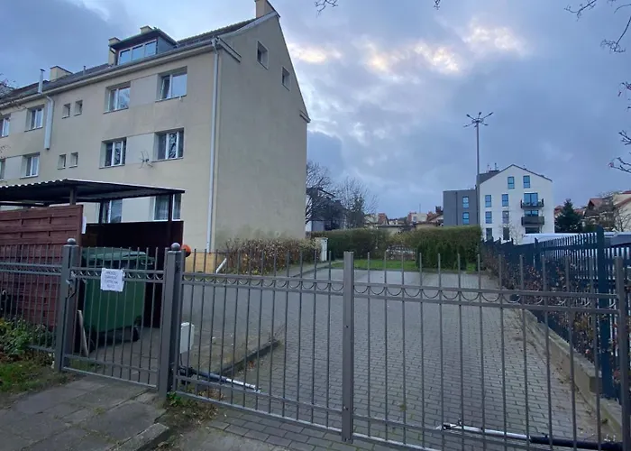 Kameralne Cale Mieszkanie 31m2 Z Prywatnym Darmowym Parkingiem *